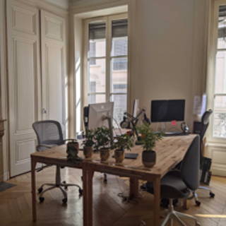 Bureau privé 20 m² 4 postes Coworking Rue de la République Lyon 69002 - photo 1
